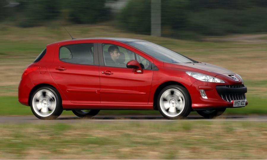  Peugeot 308 GT 2008 года  (фото 36 из 101)